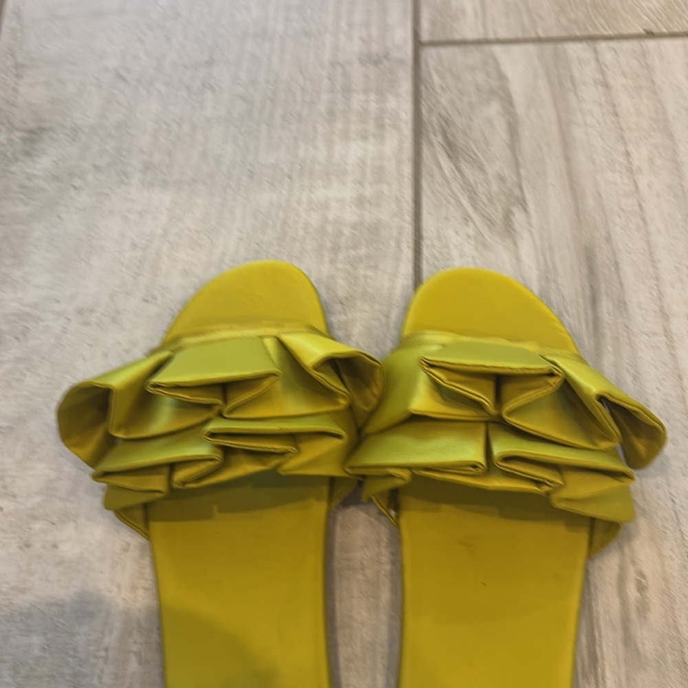 Zara Yellow Ruffle Slide Sandals - Picture 4 of 5